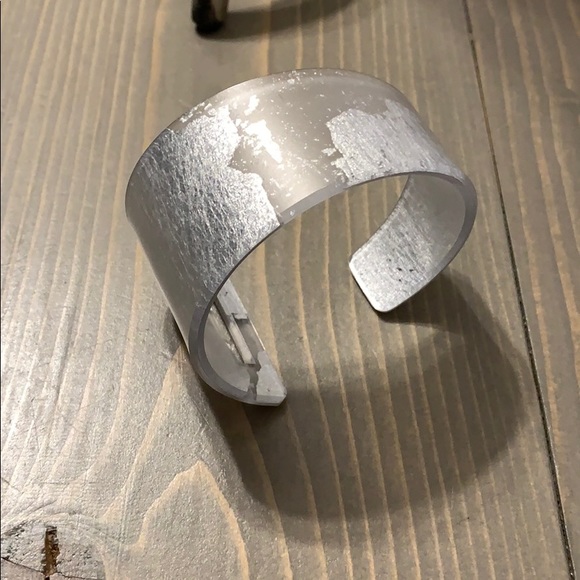 Colour by Amber Cuff. Silver fabric encased. - Picture 1 of 3